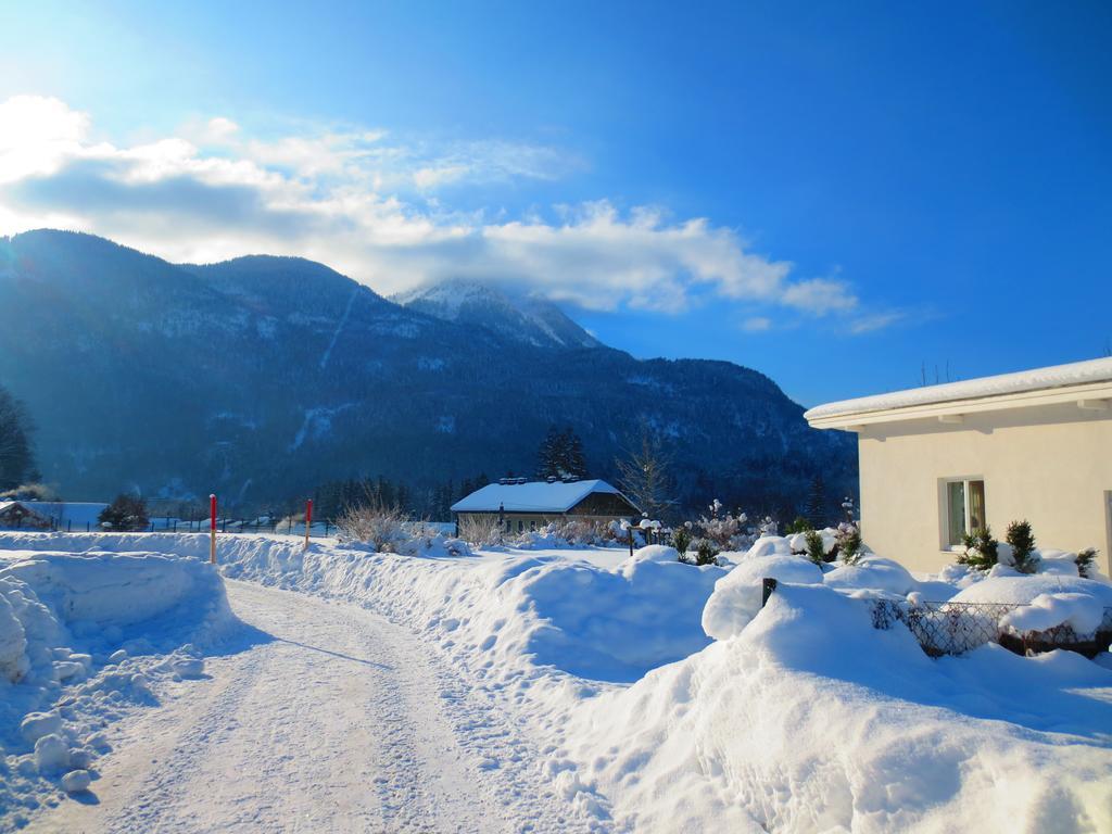 Flores, Ferienhaus Oder Doppelzimmer, Im Gruenen, 5 Gehminuten Ins Zentrum, Parkplatz, Zero Emissions Bad Ischl Ngoại thất bức ảnh
